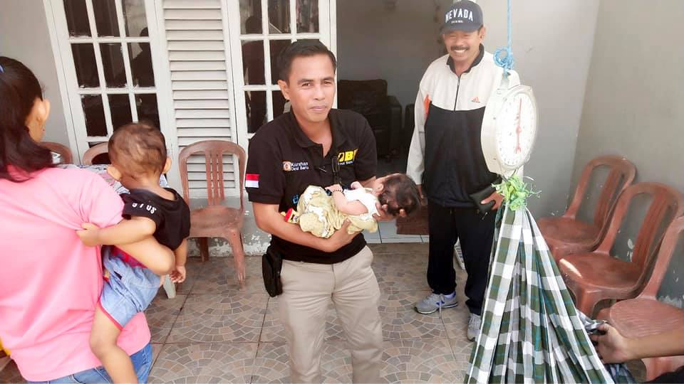 Kegiatan Pos Yandu RT.13... Selain pemantauan pertumbuhan dan perkembangan bayi dan balita... Juga waspada STUNTING bagi anak ...